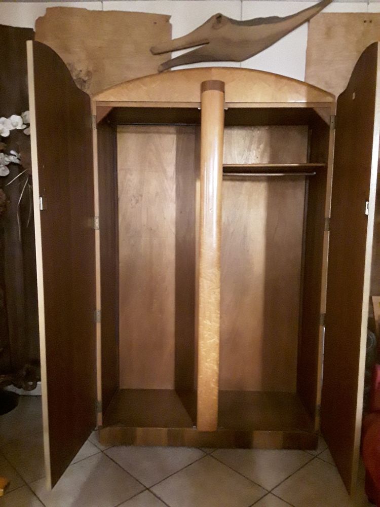 paire d'armoires asym�triques �b�nisterie des ann�es 1960 800 Paris 14 (75)