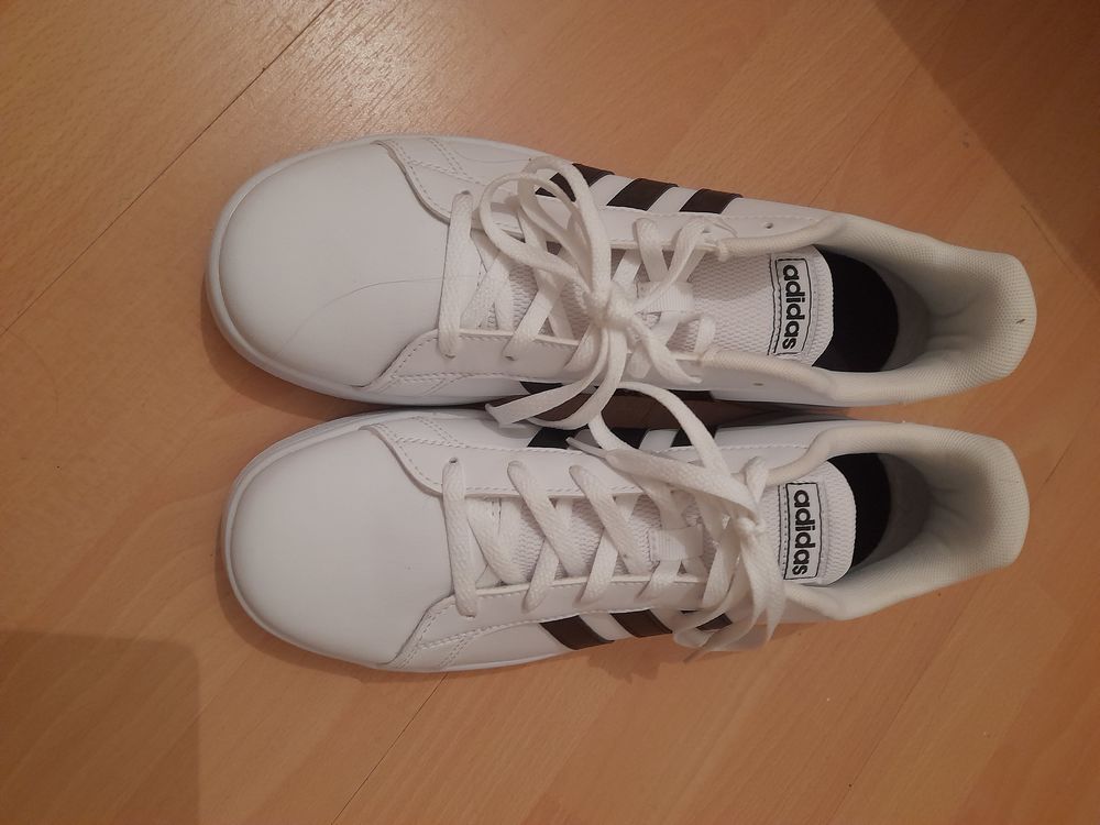 Paire de Baskets   ADIDAS   45 La Petite-Raon (88)