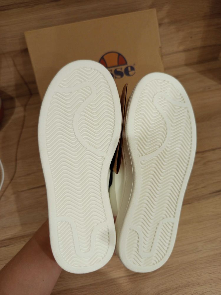 Paire de baskets / sneakers fille �  scratch Ellesse pointure 34 neuves avec �tiquettes 30 Al�s (30)