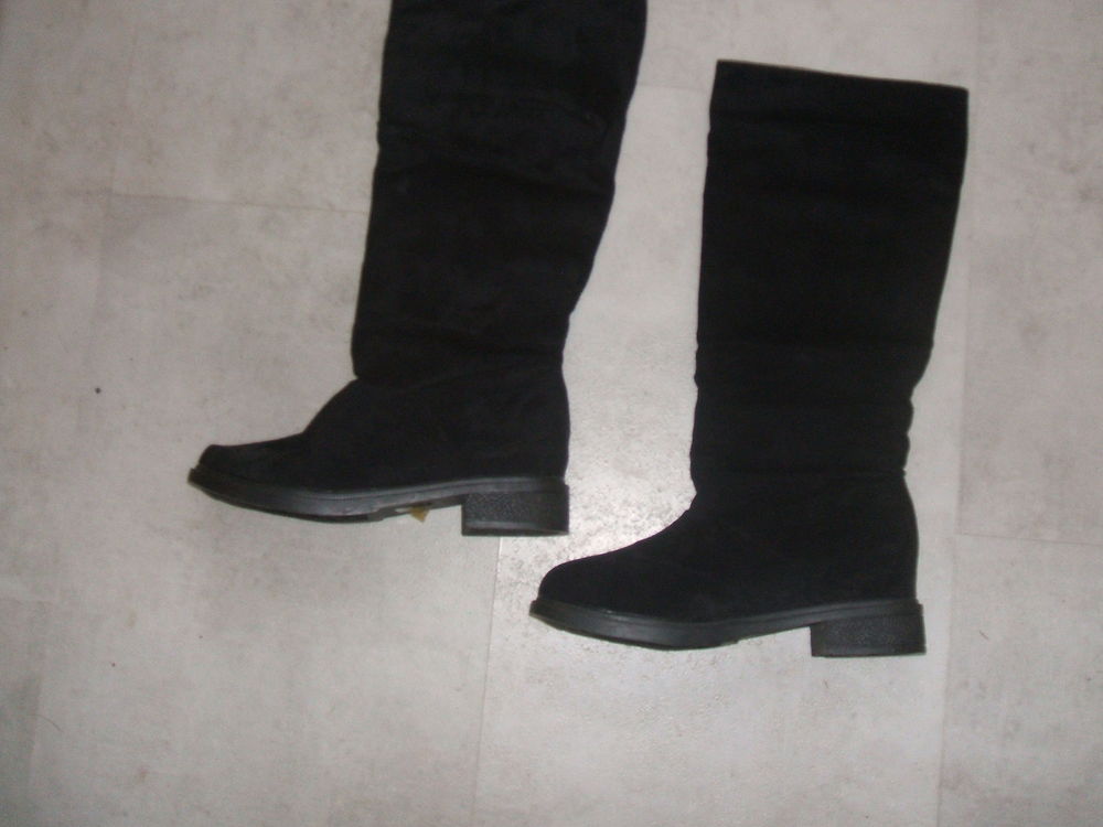UNE PAIRE DE BOOTE FEMME 5 La Ville-aux-Dames (37)
