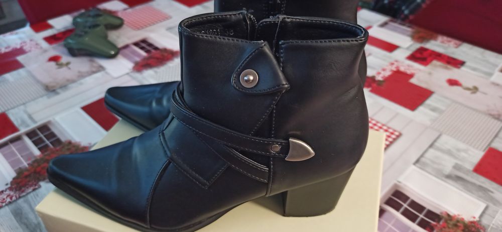 une paire de bottines femmep.38 neuf 14 Lillers (62)