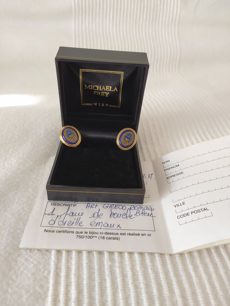 1 paire de Boucles d'oreilles Art gr�co romain Michaela Frey 100 Montpellier (34)