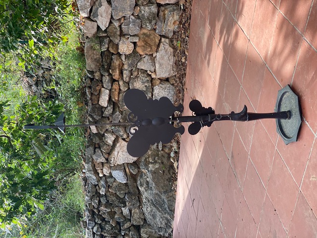 Paire de bougeoirs en fer forg� 90 Le Revest-les-Eaux (83)