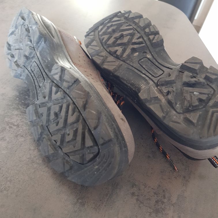  paire de chaussure de s�curit� de marque XOT SAFETY 20 Caen (14)