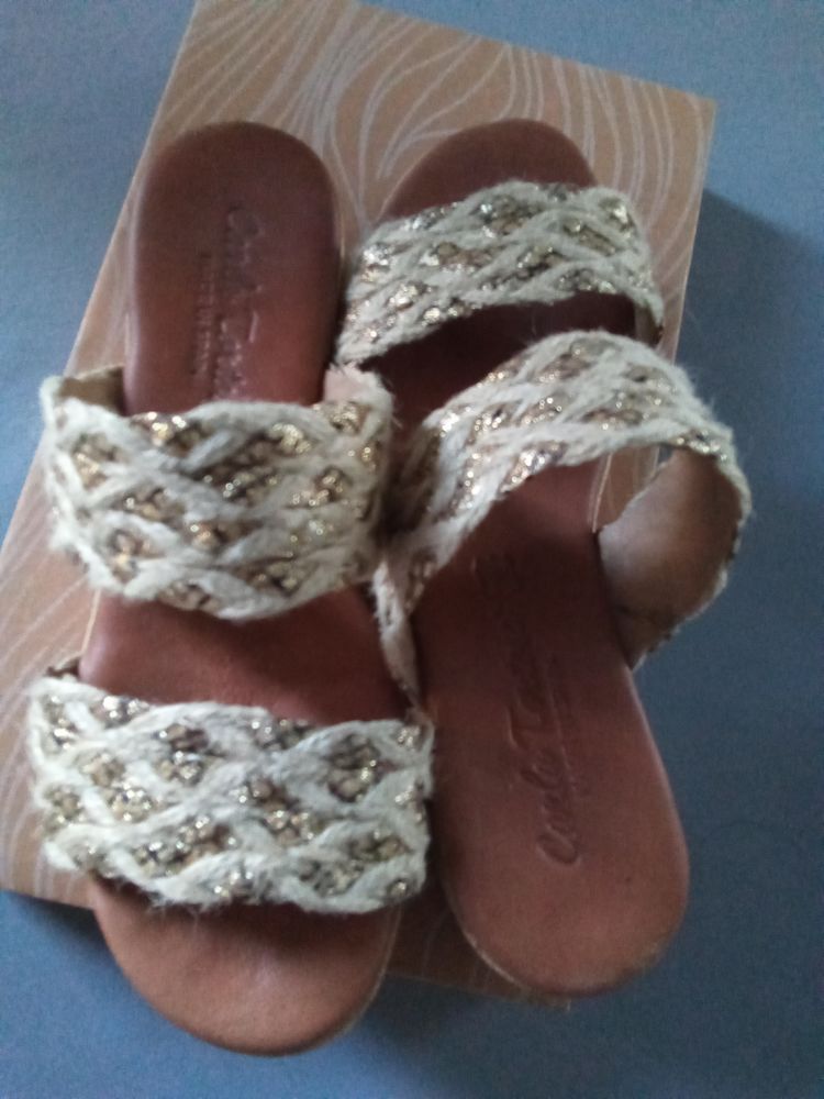 Paire de chaussures 25 Toulon (83)