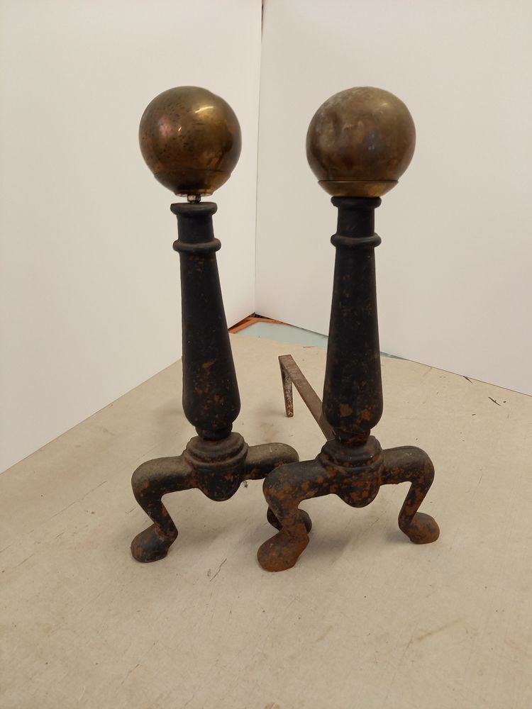 Paire de chenets en acier et boule en laiton 19 i�me 35 Saumur (49)