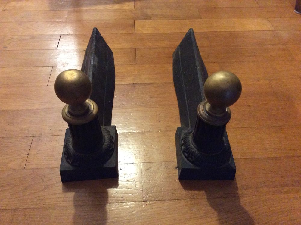 paire de chenets
Uniquement par telephone 30 Aubevoye (27)