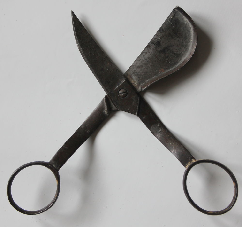 Paire de CISEAUX Mouchette � M�che 20 Issy-les-Moulineaux (92)