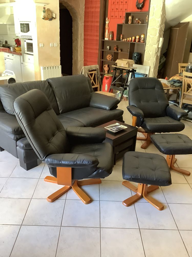 Une paire de fauteuil relax en cuir inclinaison r�glable 320 La Crau (83)