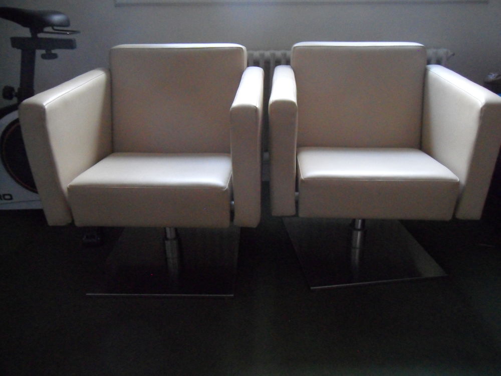 Paire de fauteuils pivotants 50 Saint-Martin-Belle-Roche (71)