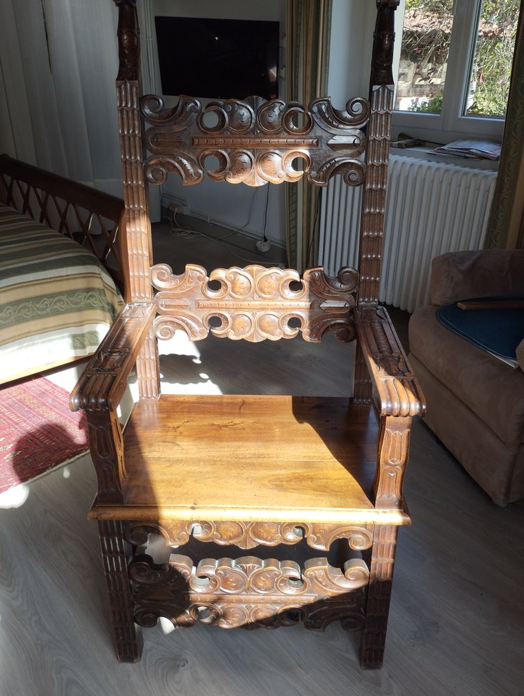 Paire de fauteuils, style m�di�val 300 Moumoulous (65)