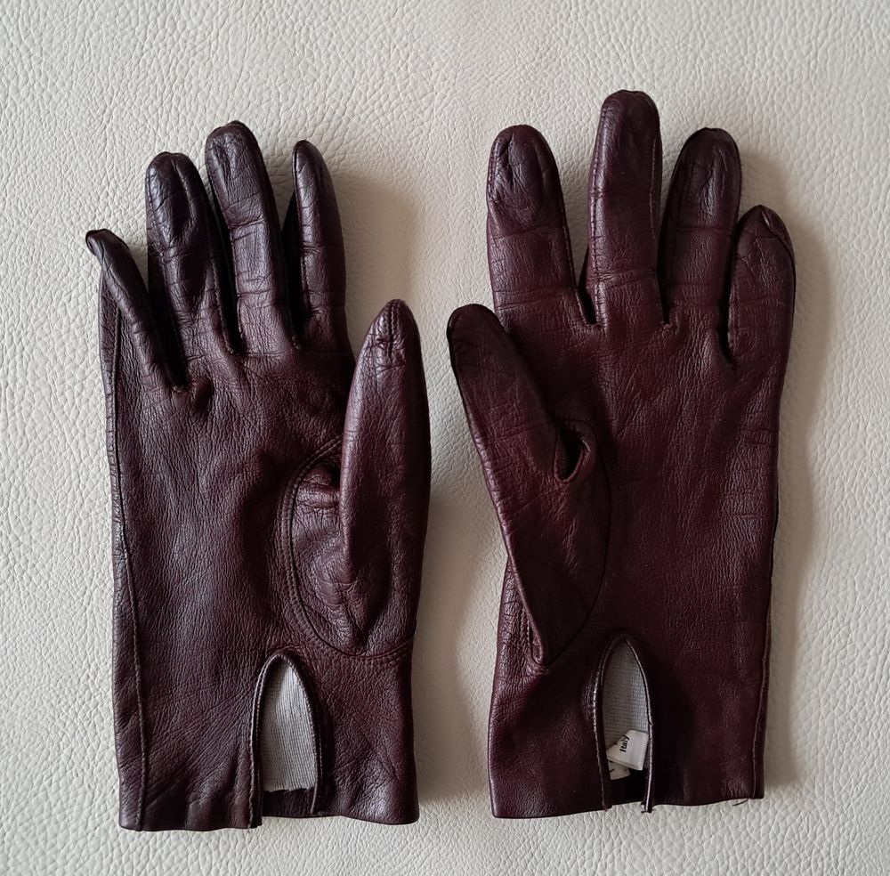 paire de gants en cuir bordeaux 
pour femme 
int�rieur soie 15 Carnon Plage (34)