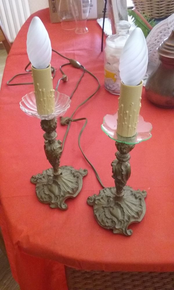 Paire de lampes en bronze 75 L�signy (77)