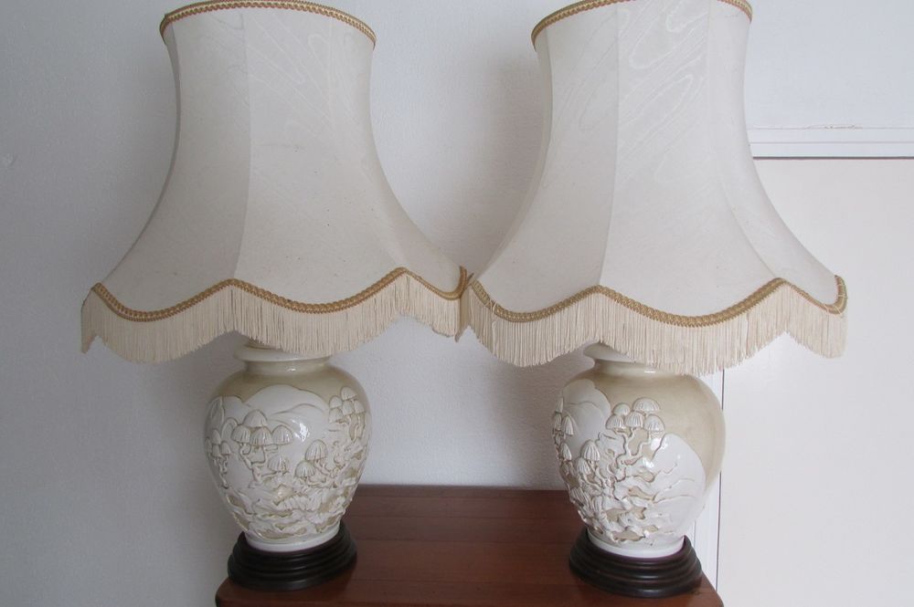 Paire de lampes en porcelaine �maill�e en relief, motif asia 350 Millau (12)