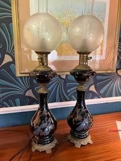 Paire de Lampes porcelaine bleu , bronze , d�cor de Paons 120 Nantes (44)