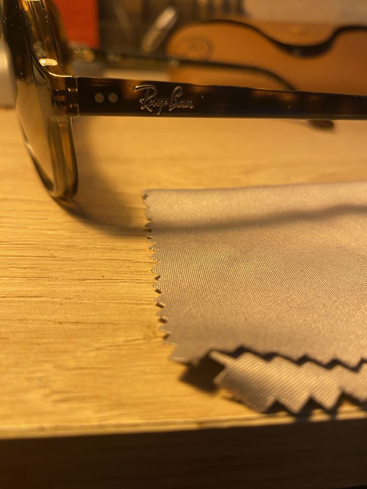 paire de lunette ray-ban 30 Toulon (83)