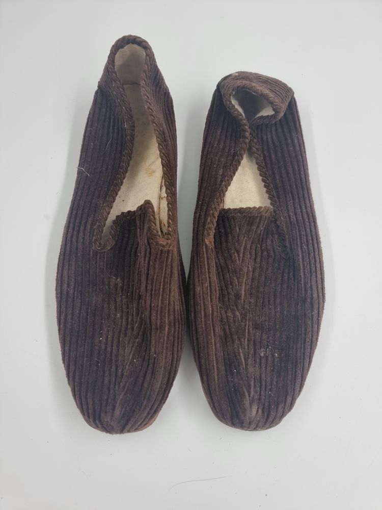 Paire de pantoufle marron taille 43 1 Vulbens (74)