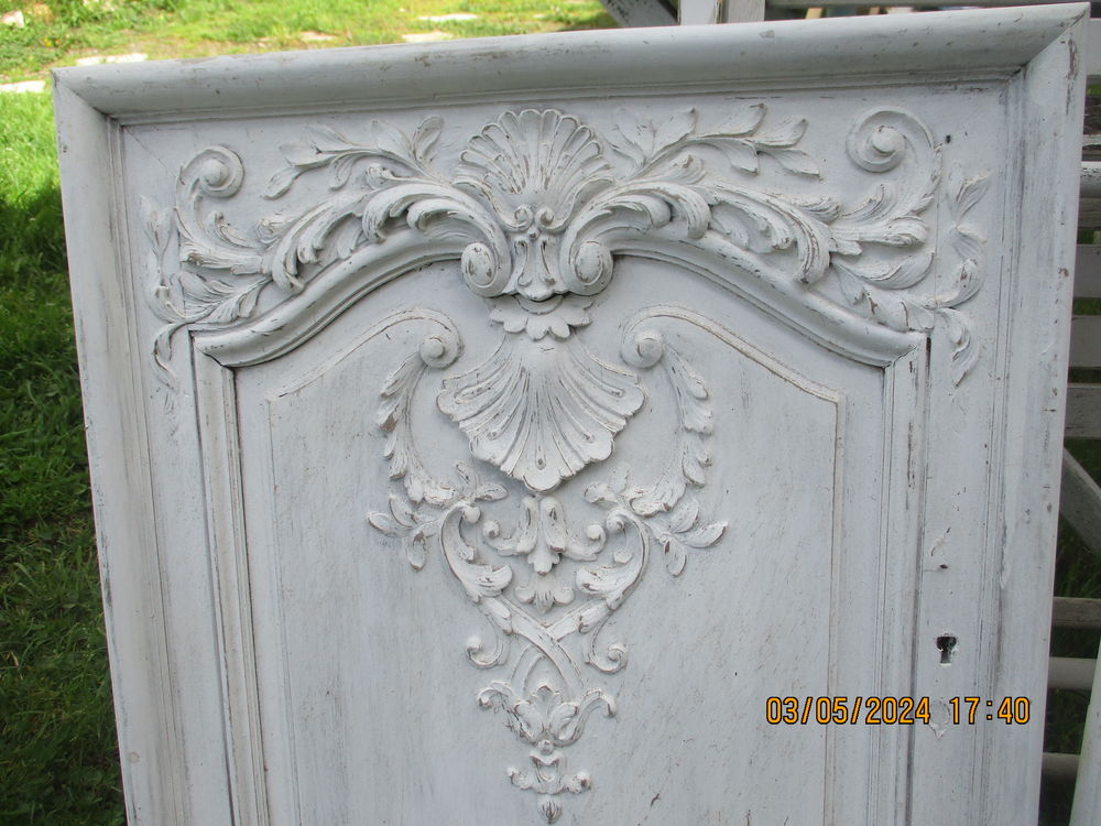 PAIRE DE PETITES PORTES  ANCIENNES  EN BOIS SCULPTER 75 Roanne (42)