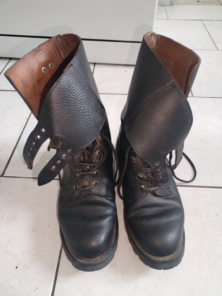 Paire de rangers cuir v�ritable noire (Taille 41) 28 Brillon-en-Barrois (55)