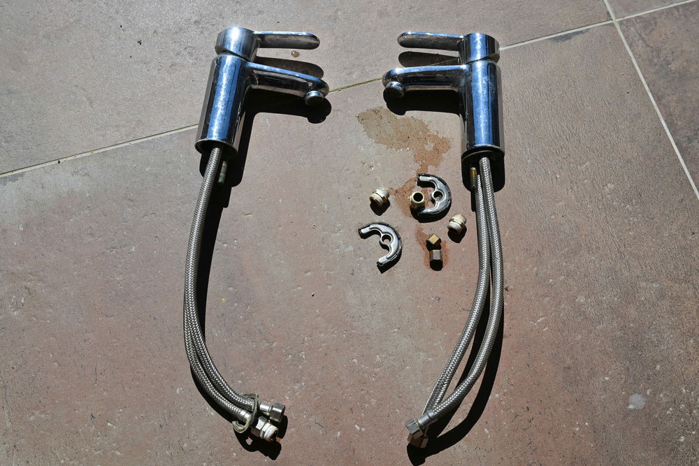 Paire de robinets Lavabo 40 Aigaliers (30)