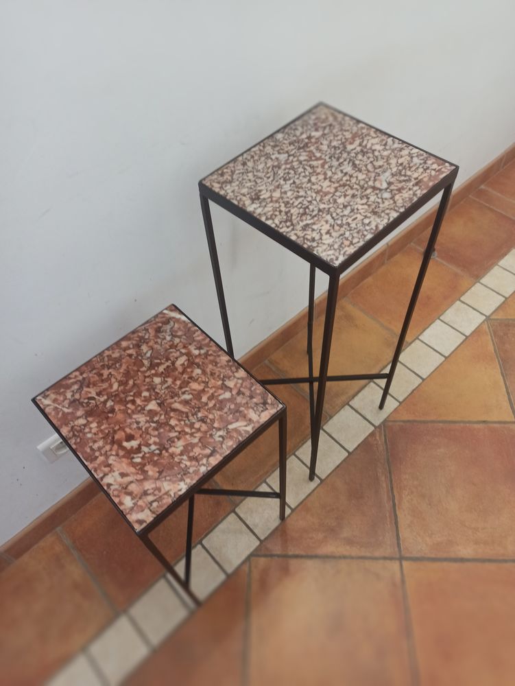 Paire de sellettes m�tal marbre rouge 100 Poussan (34)