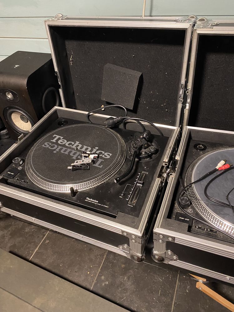 Paire de de technico 1210 ml7 pro cellules et fly case 1550 Cergy (95)