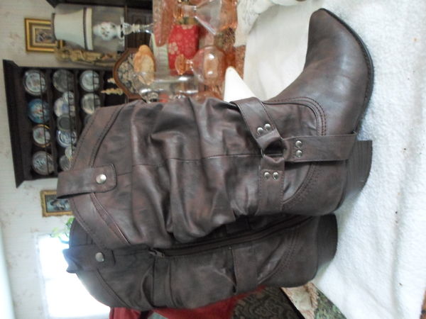 lot de 2 paires de bottes 60 Am�lie-les-Bains-Palalda (66)