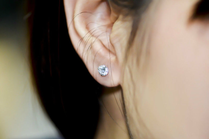 58 paires de boucles d'oreilles 45 La Jaudonni�re (85)