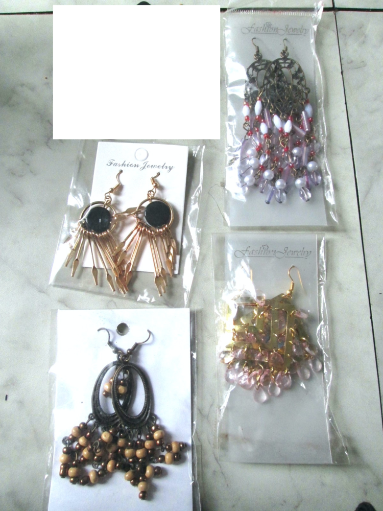 Lot 4 paires de boucles d'oreilles neuves emball�es 5 Herblay (95)