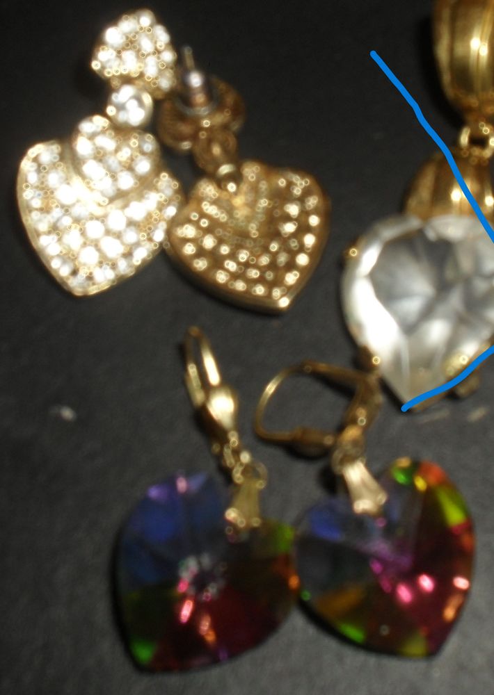 Lot de 2 paires de boucles d'oreilles th�me c?urs. 15 Montreuil (93)