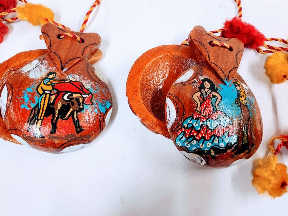 2 paires de castagnettes espagnoleS 9 Montigny-aux-Amognes (58)