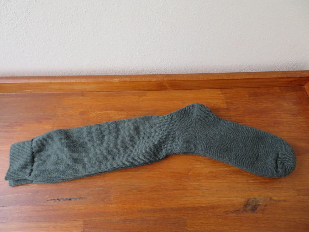 3 paires de chaussettes laine , neuves 12 �chenoz-la-M�line (70)