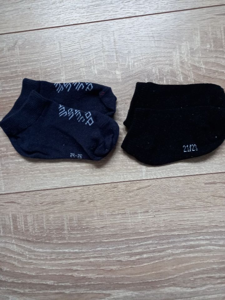 lot de 2 paires de chaussettes taille 21-23 et 24-26 2 Villiers (86)