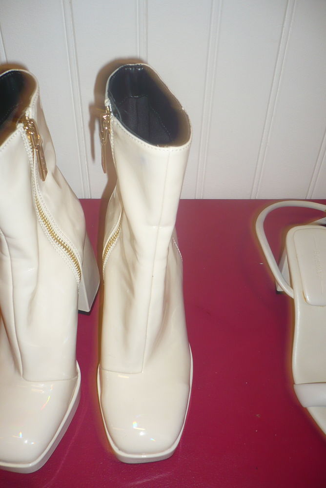 2 PAIRES CHAUSSURES BERSHKA 30 Le Versoud (38)