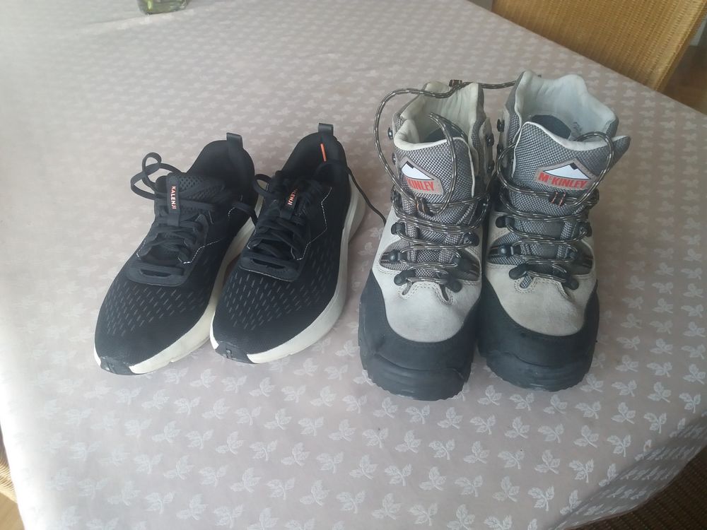 2 paires de chaussures taille 39
50 euros les 2 paires 50 Lorient (56)