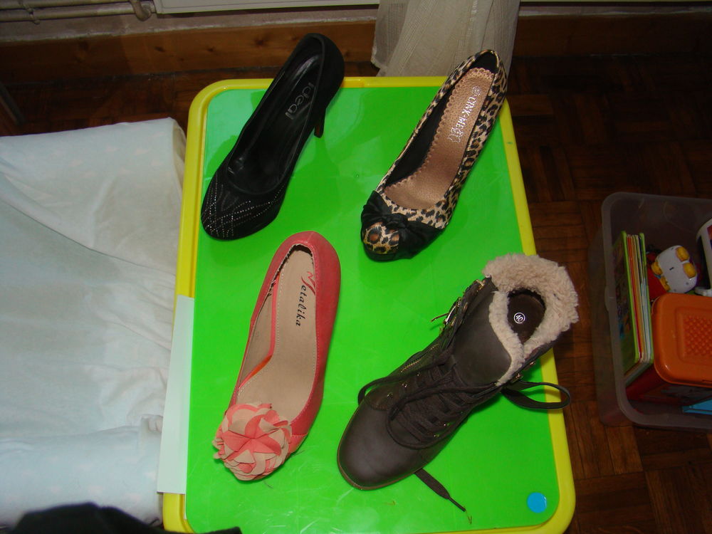 4 paires de chaussures taille39/ 40
12 Sevran (93)