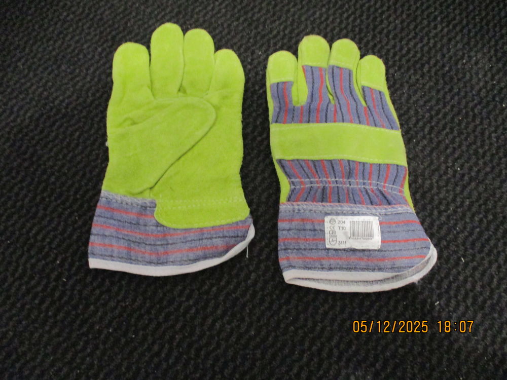 Paires de gants 5 Malz�ville (54)