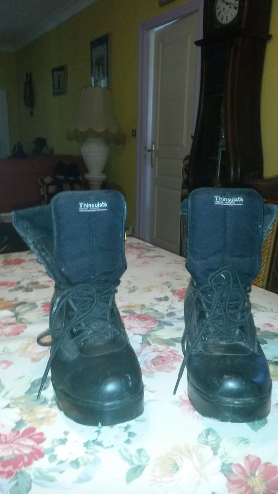 paires de rangers l�gers type s�curit� tactical 40 Saint-Lieux-Lafenasse (81)