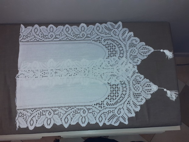 2 paires de Rideaux + chemin de table 10 Al�s (30)