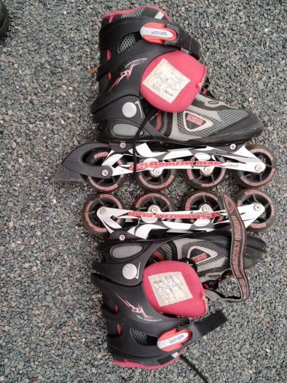 2 paires de rollers 0 Saint-Romain-de-Benet (17)