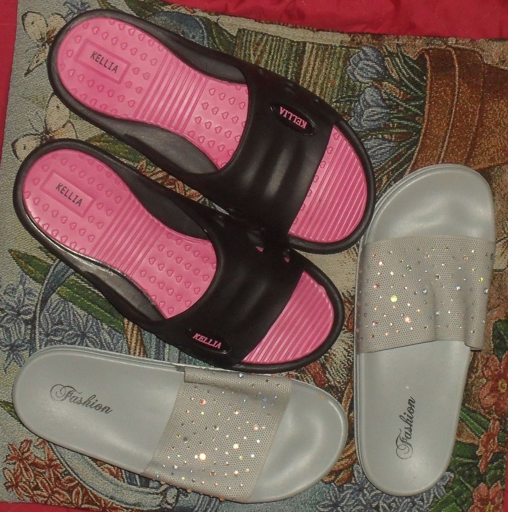 2 paires de sandales de plage ou piscine NEUVES. 25 Montreuil (93)