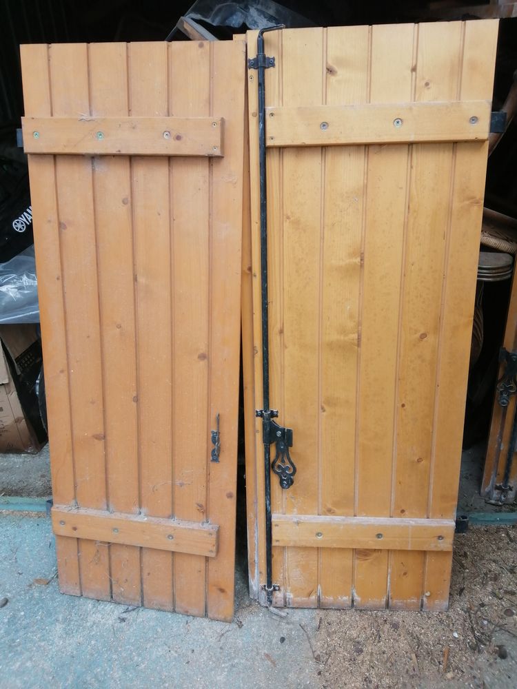 Lot de 2 paires de volets en bois 130 Sept�mes-les-Vallons (13)