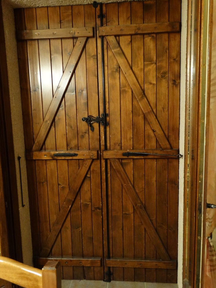 7 paires de volets en bois sapin TBE 300 Anneyron (26)