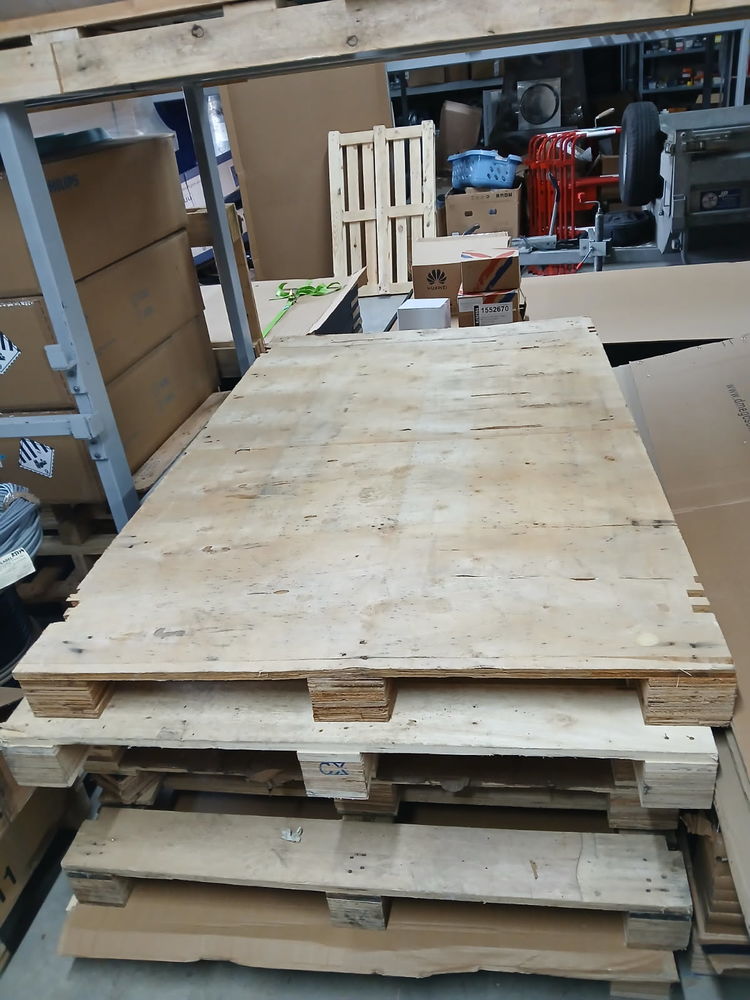 Palette bois pleine 15 Voiron (38)