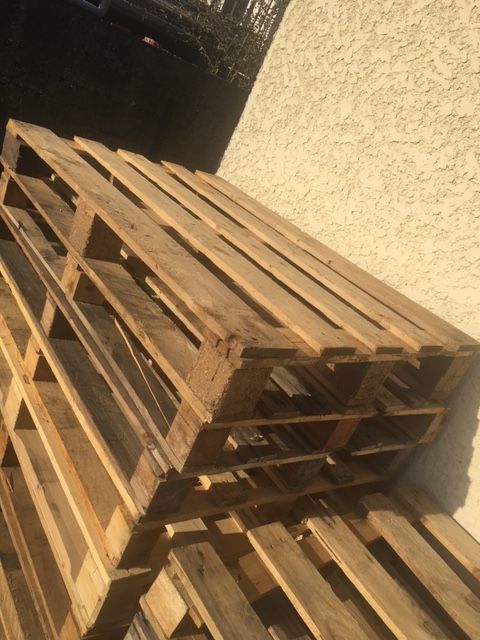 Palettes en bois 2 Saint-Denis-en-Bugey (01)