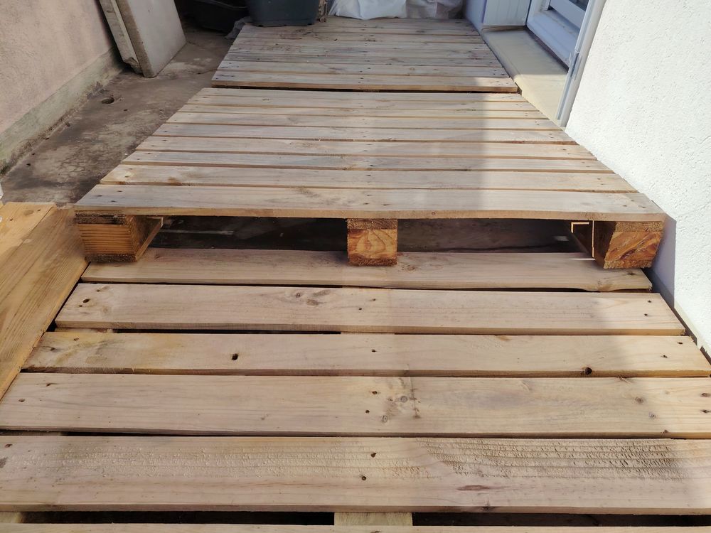 5 palettes (caillebotis) de balcon 25 Privas (07)