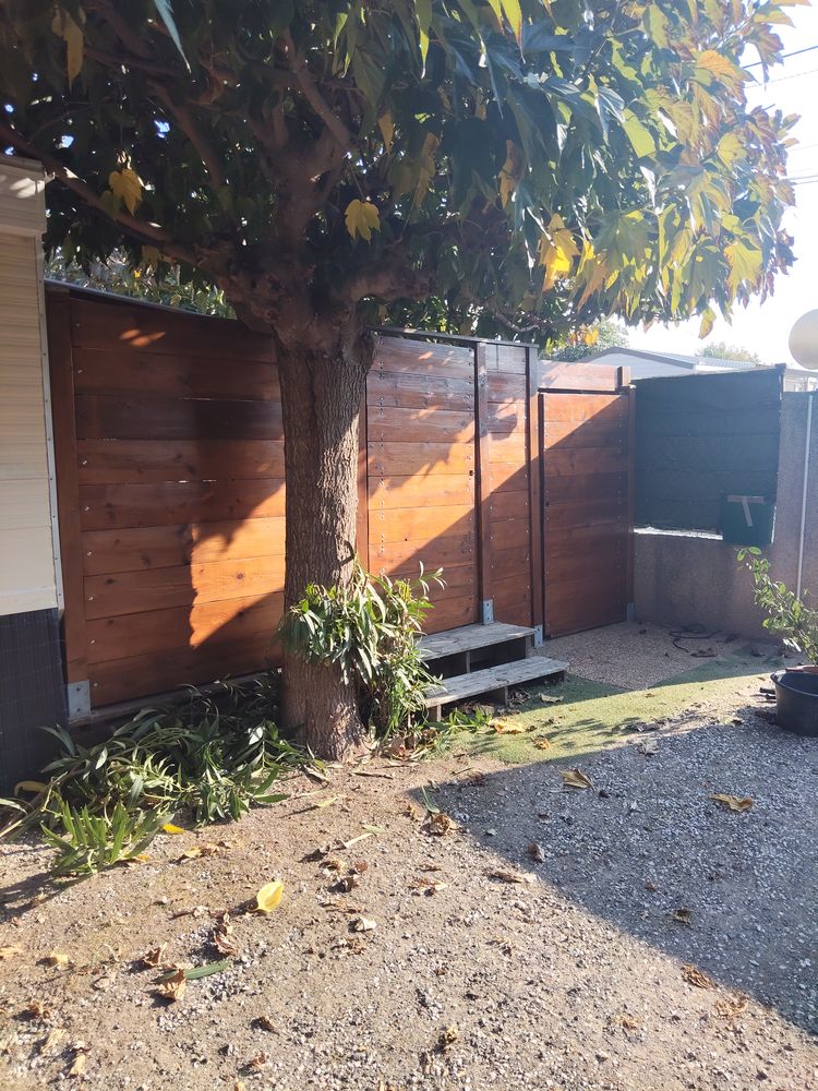Palissade bois robuste 2 portes. 320 Le Grau d'Agde (34)
