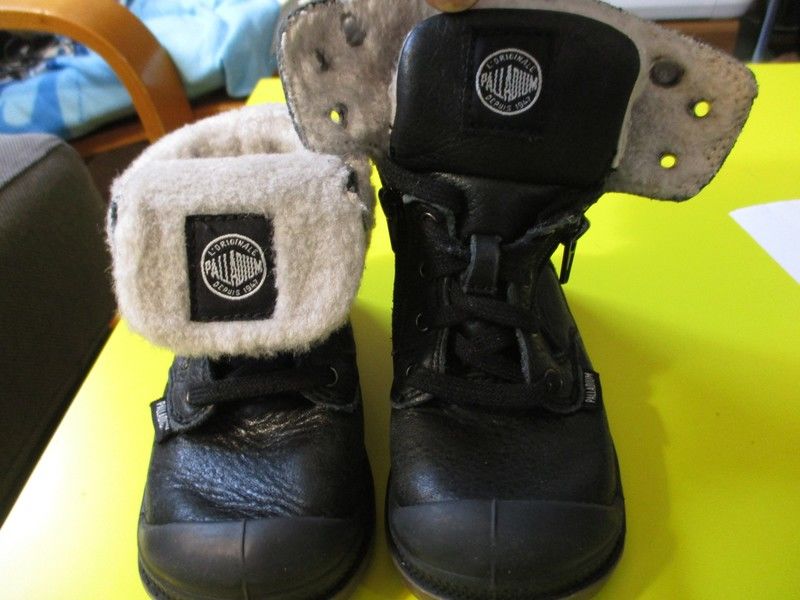  Palladium b�b� bottines boots bottes  cuir 22 
30 Lognes (77)