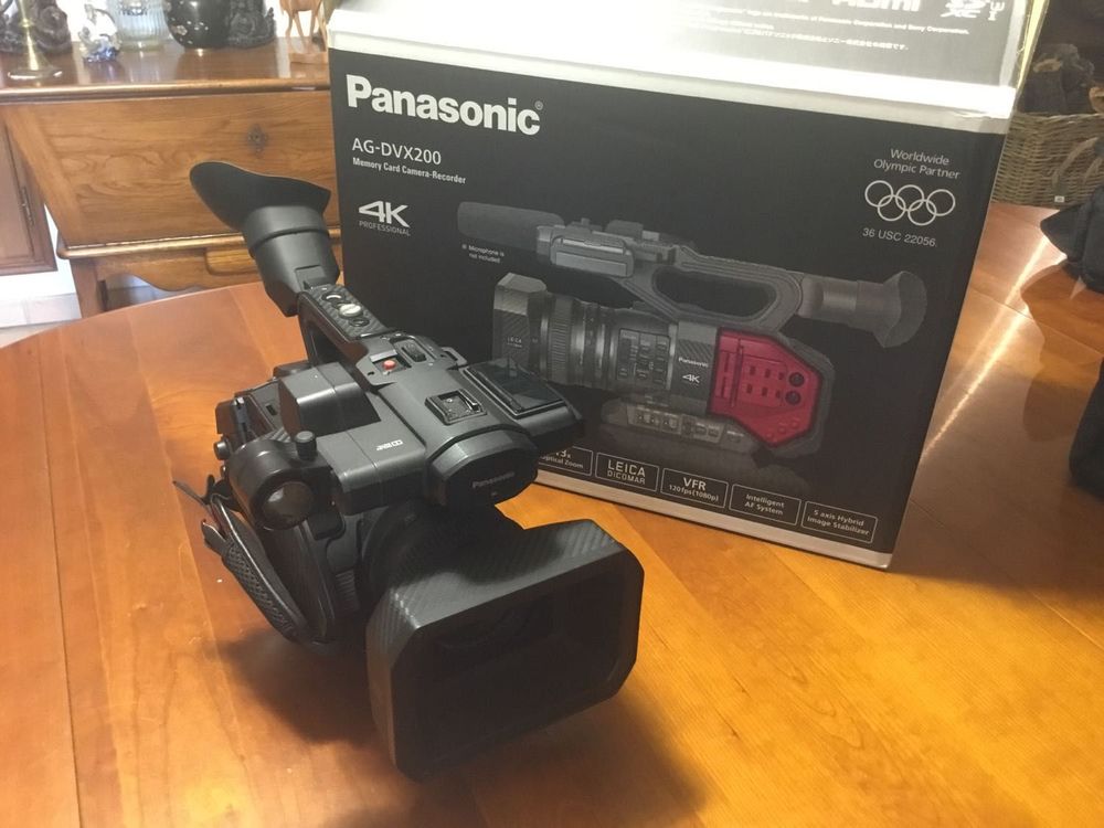 Panasonic AG-DVX200 - Camescope d'�paule 4K � objectif fixe 2880 Vannes (56)