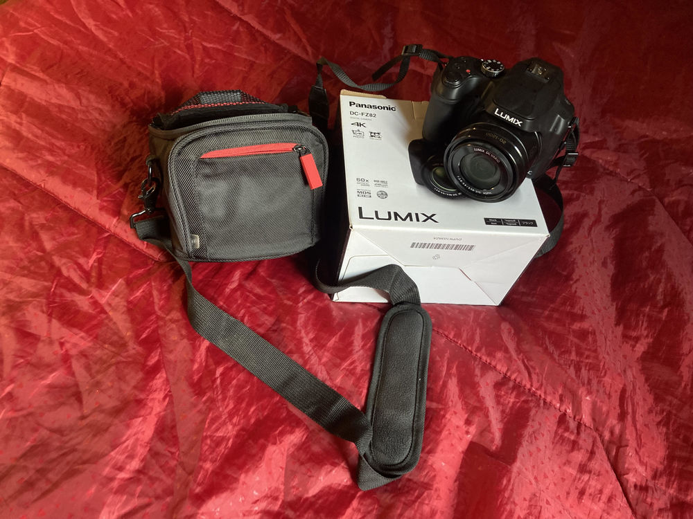 APN Panasonic Lumix DC FZ82 comme neuf 280 Melun (77)